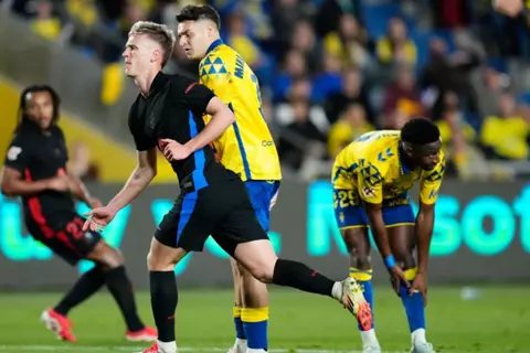 جدول ترتيب الدوري الإسباني.. برشلونة يتصدر وينتظر ريال مدريد